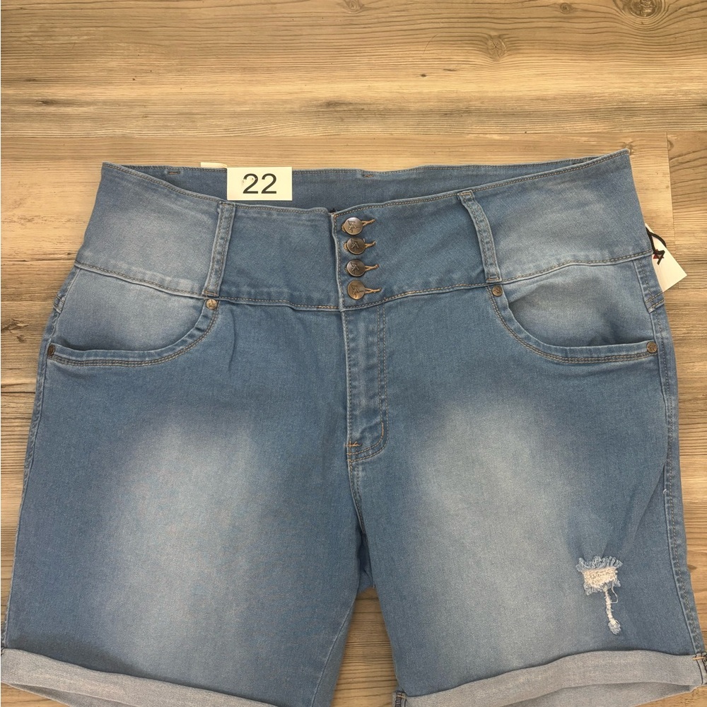 Always Friday Women's Blue Denim Shorts NWT Size 22 rise is 12